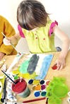 Как научить ребенка рисовать красками